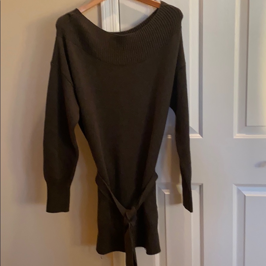 Intermix Wide Neck Belted Tunic Sweater Sz L